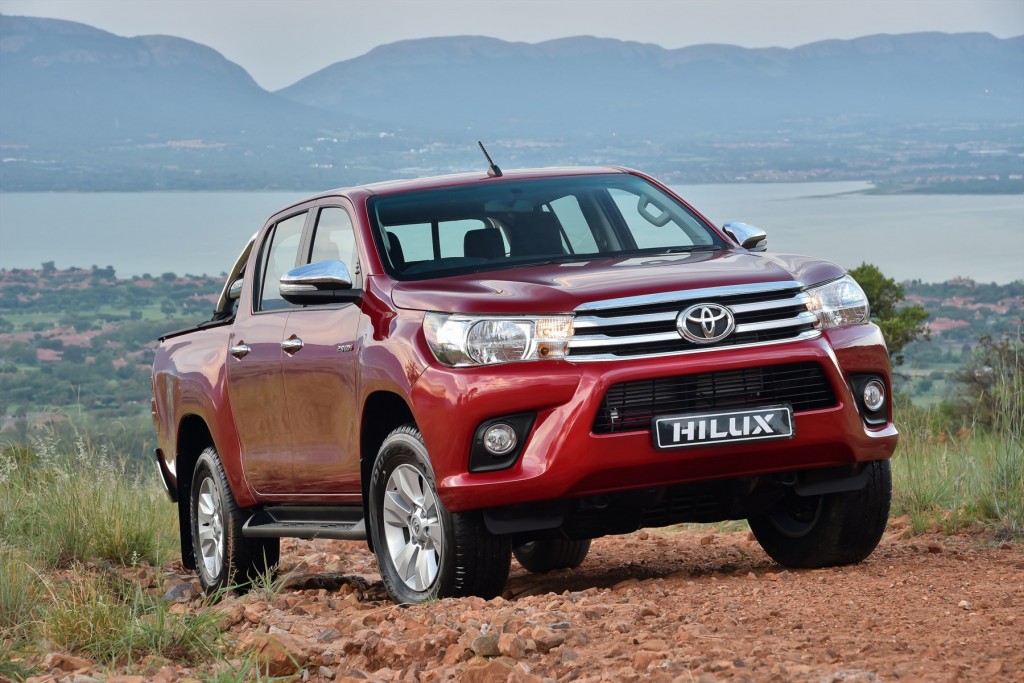 hilux-20_1800x1800